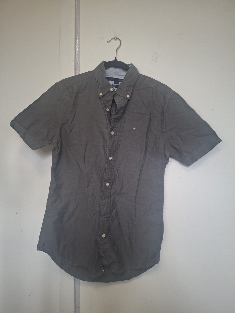 Tommy Hilfiger Short Sleeve Button-Down Shirt in Slate Gray